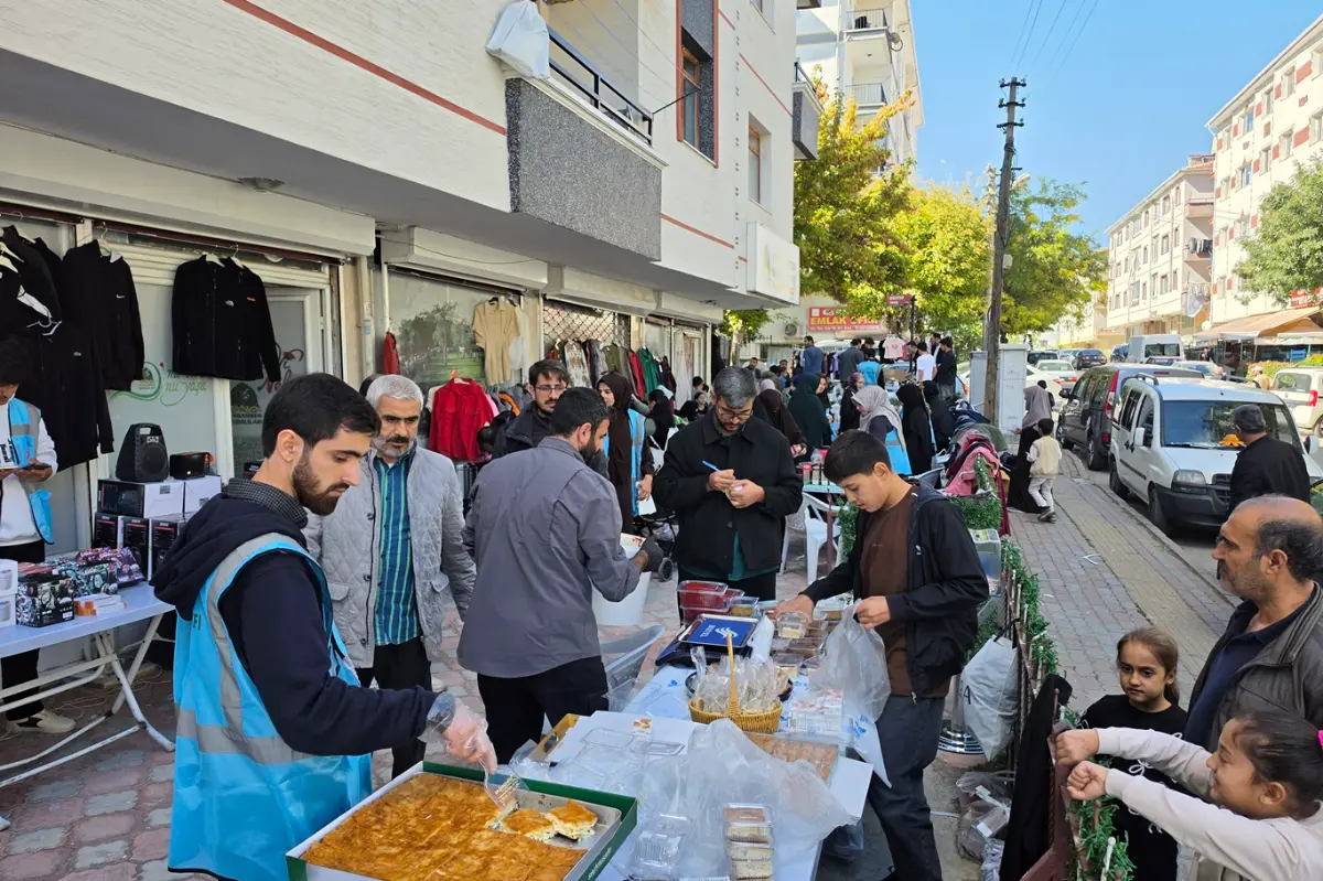 Ankara'da ihtiyaç sahipleri yararına kermes galeri görseli 5