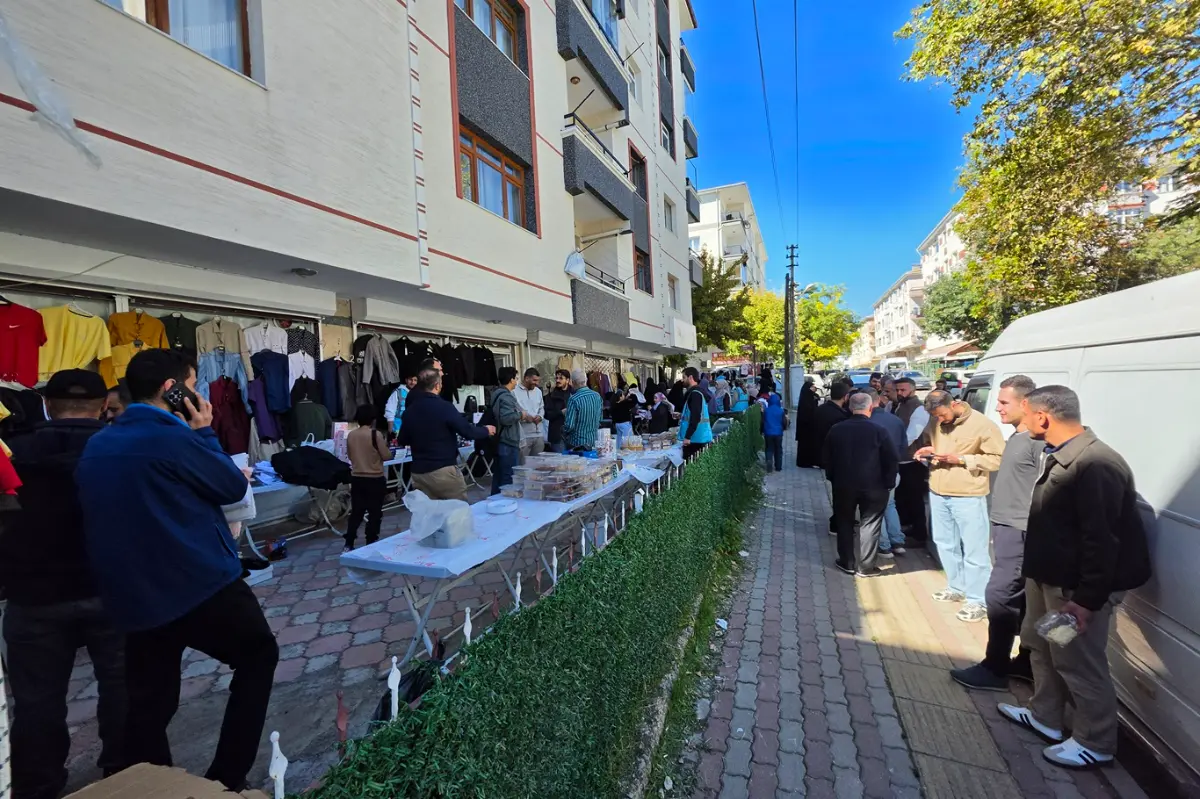 Ankara'da ihtiyaç sahipleri yararına kermes galeri görseli 3