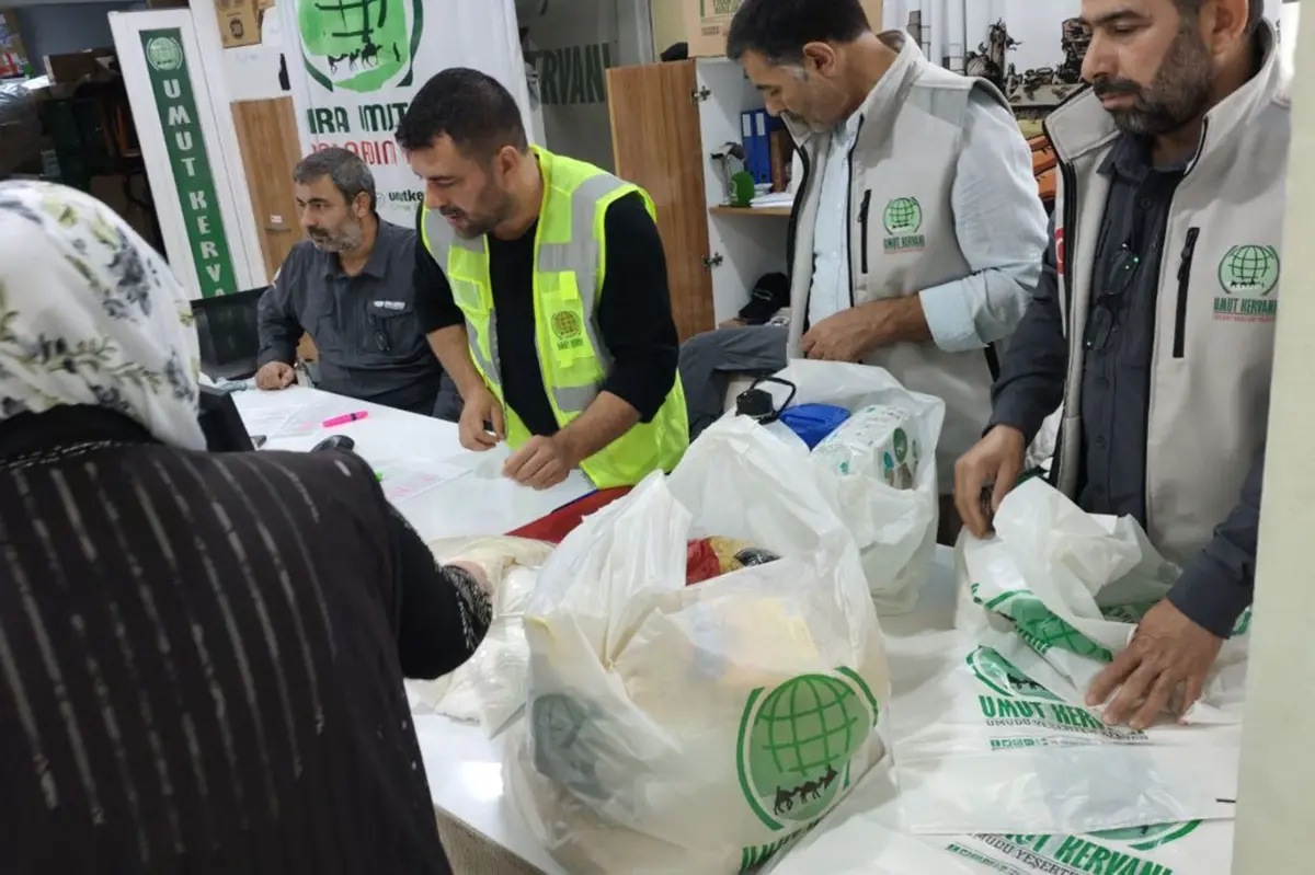 Şanlıurfa'da yüzlerce ihtiyaç sahibi aileye gıda desteği galeri görseli 4