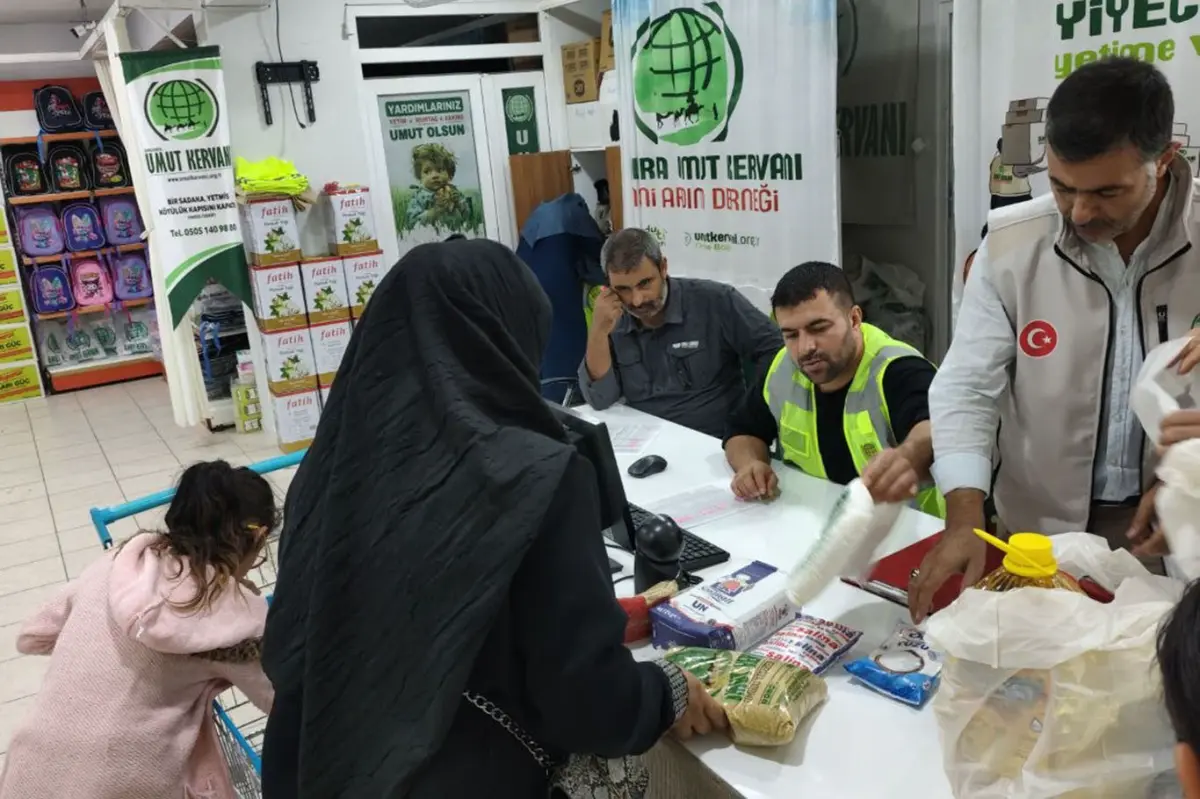 Şanlıurfa'da yüzlerce ihtiyaç sahibi aileye gıda desteği galeri görseli 1