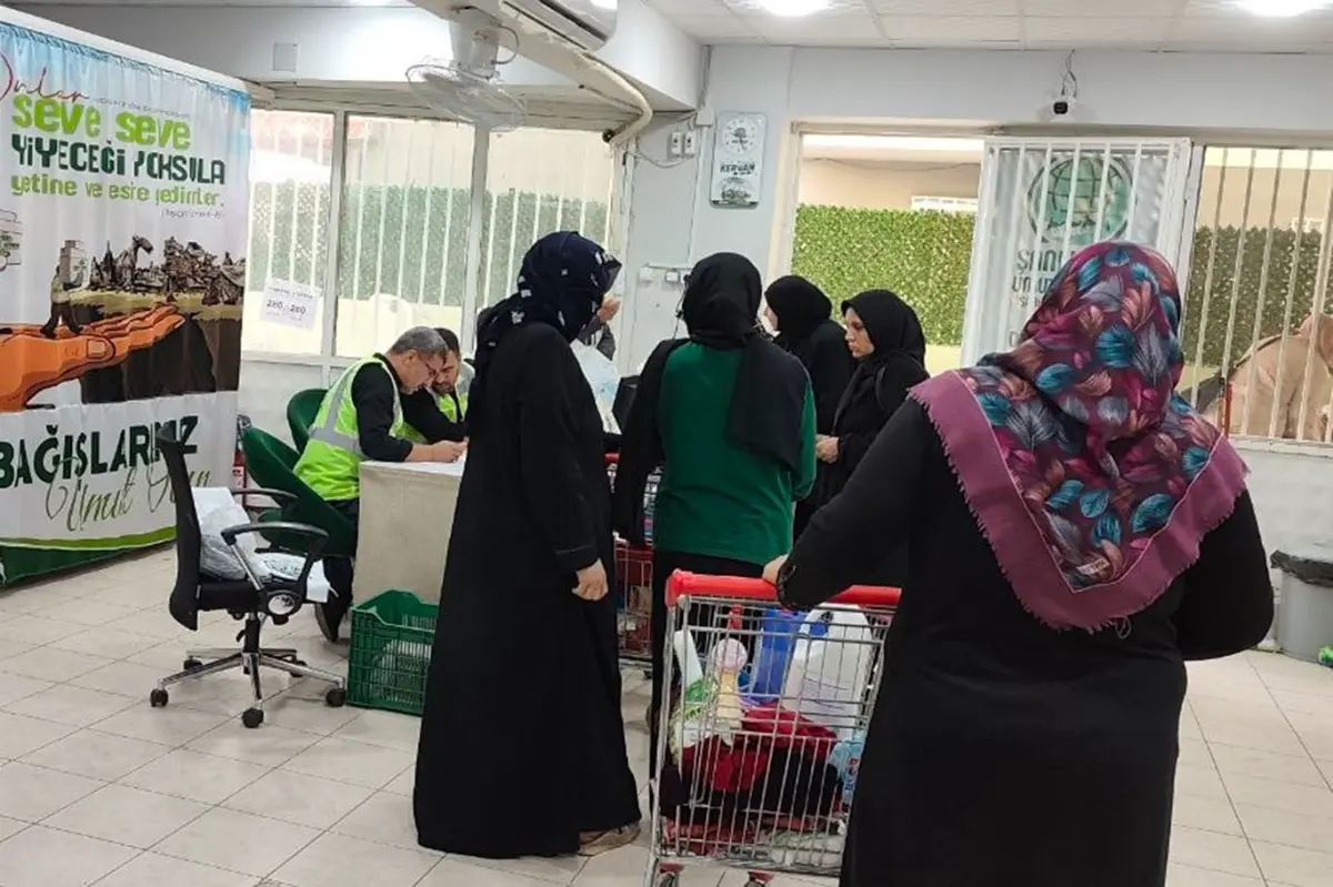 Şanlıurfa'da yüzlerce ihtiyaç sahibi aileye gıda desteği galeri görseli 8