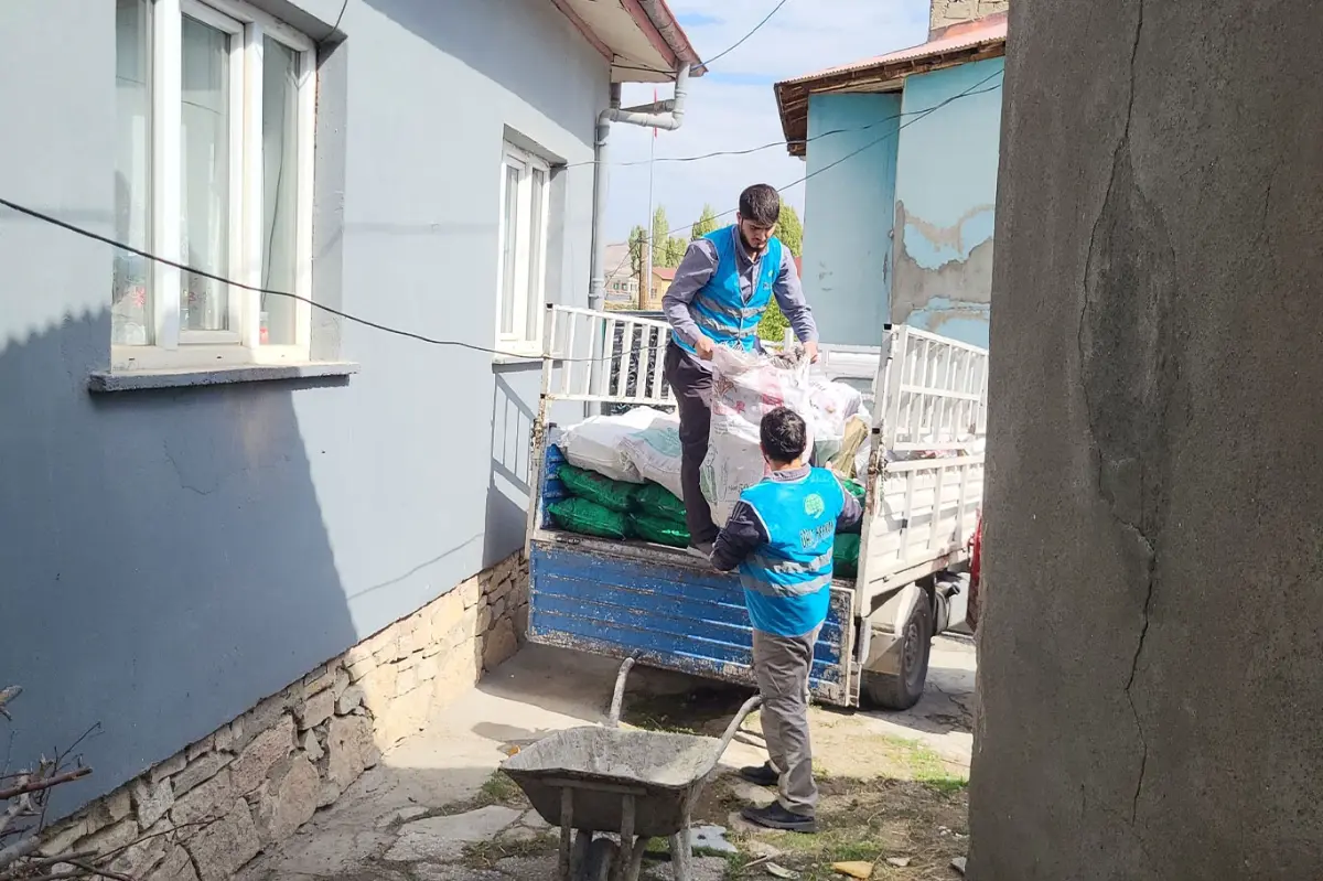Umut Kervanının çağrısıyla mağdur aileye yardım eli uzatıldı galeri görseli 8