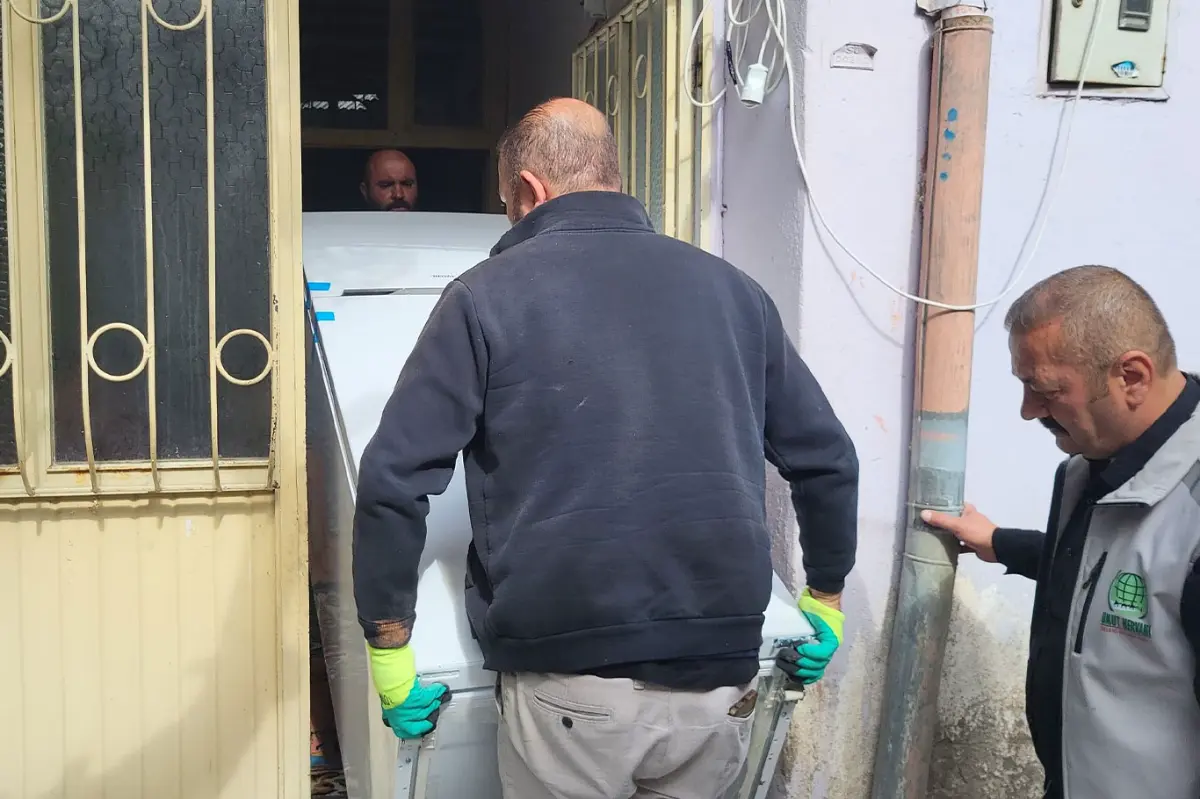 Umut Kervanının çağrısıyla mağdur aileye yardım eli uzatıldı galeri görseli 4