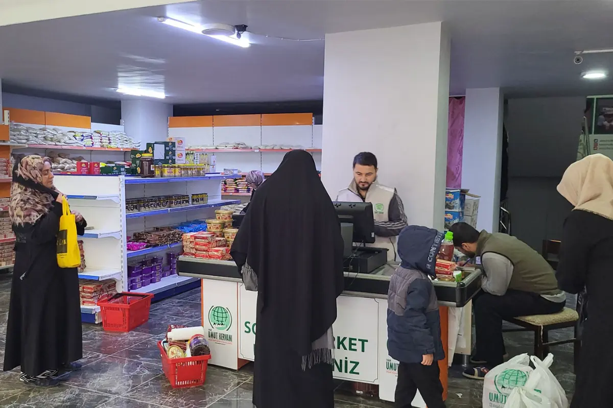 Umut Kervanı Van’da 250 ihtiyaç sahibi ailenin yüzünü güldürdü galeri görseli 2