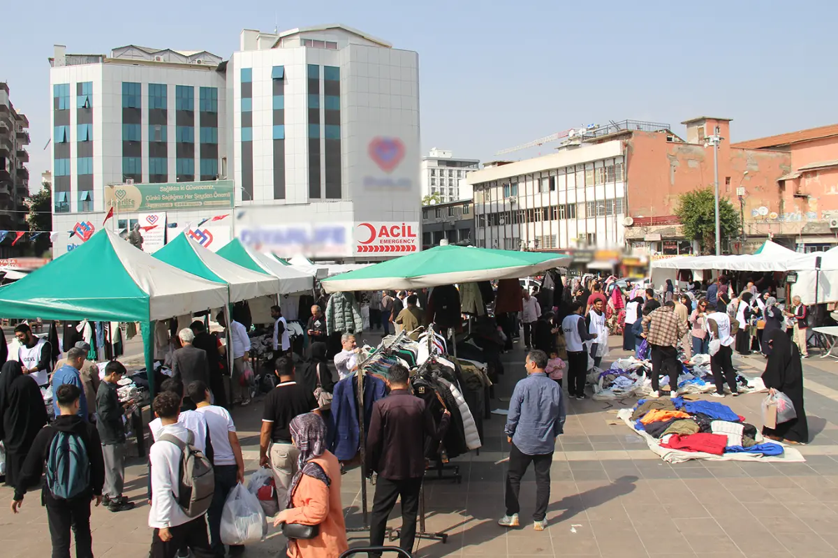 Diyarbakır Umut Kervanı'nın kermesi başladı: Gelirler ihtiyaç sahiplerine ulaştırılacak galeri görseli 6