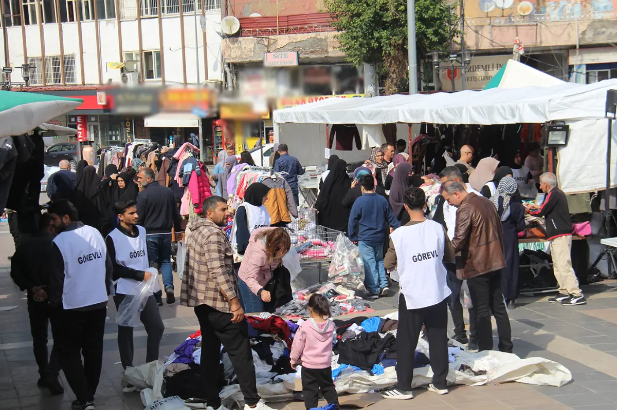 Diyarbakır Umut Kervanı'nın kermesi başladı: Gelirler ihtiyaç sahiplerine ulaştırılacak galeri görseli 8