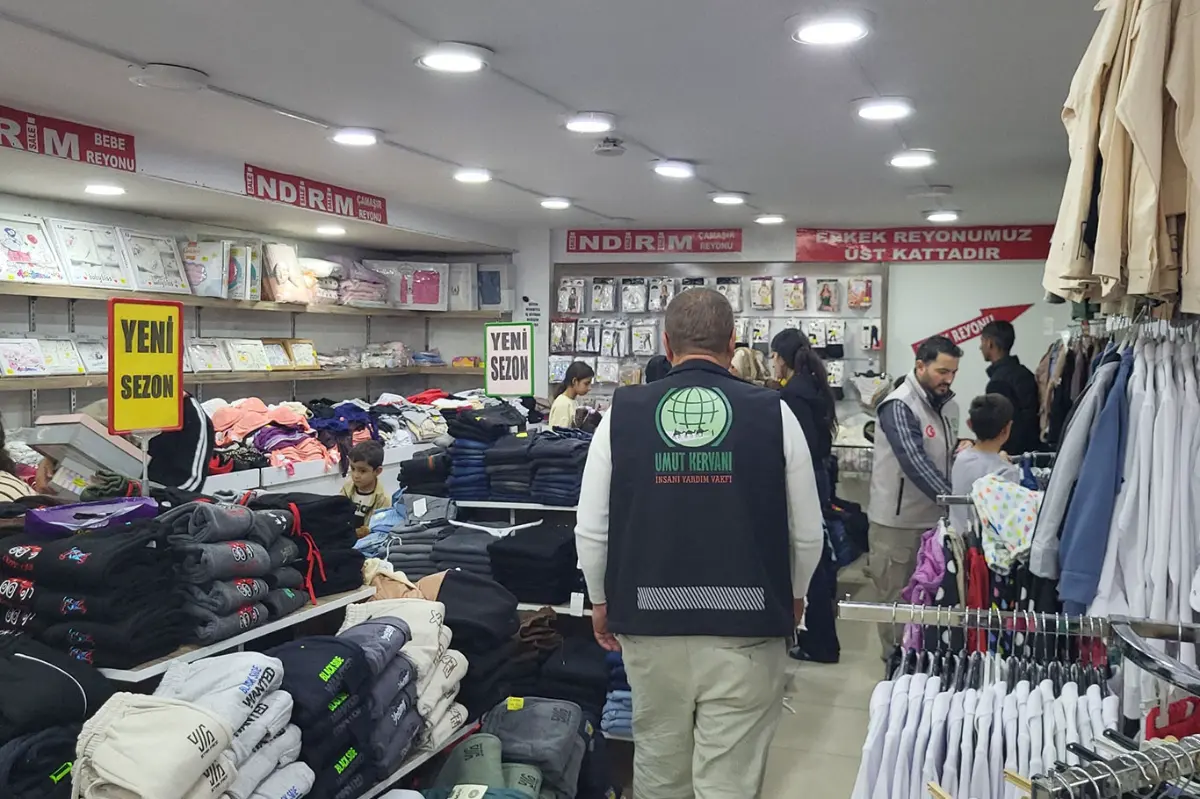 Umut Kervanından Van'da ihtiyaç sahibi çocuklara kışlık yardım galeri görseli 2