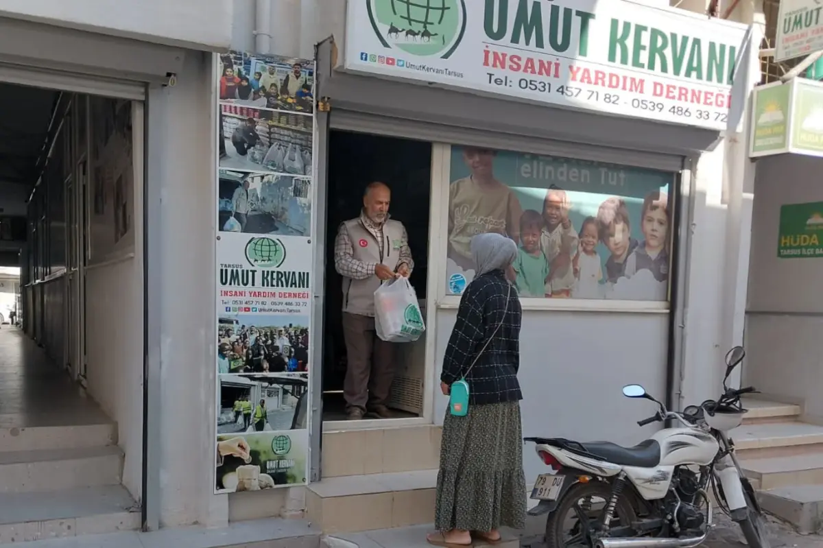 Tarsus Umut Kervanından kahvaltılık yardımı galeri görseli 1