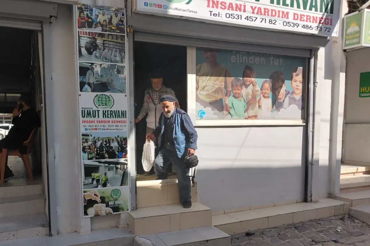 Tarsus Umut Kervanından kahvaltılık yardımı