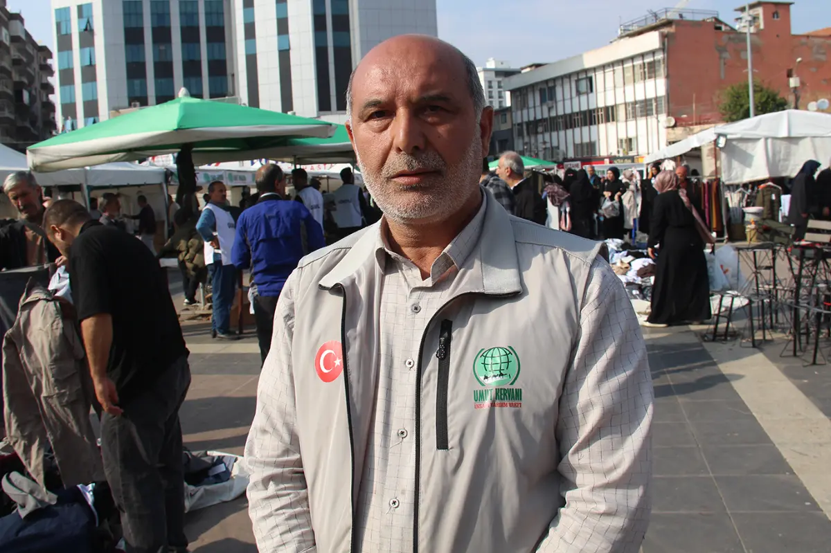 İhtiyaç sahiplerine yararına düzenlenen kermes yoğun ilgiyle devam ediyor galeri görseli 4