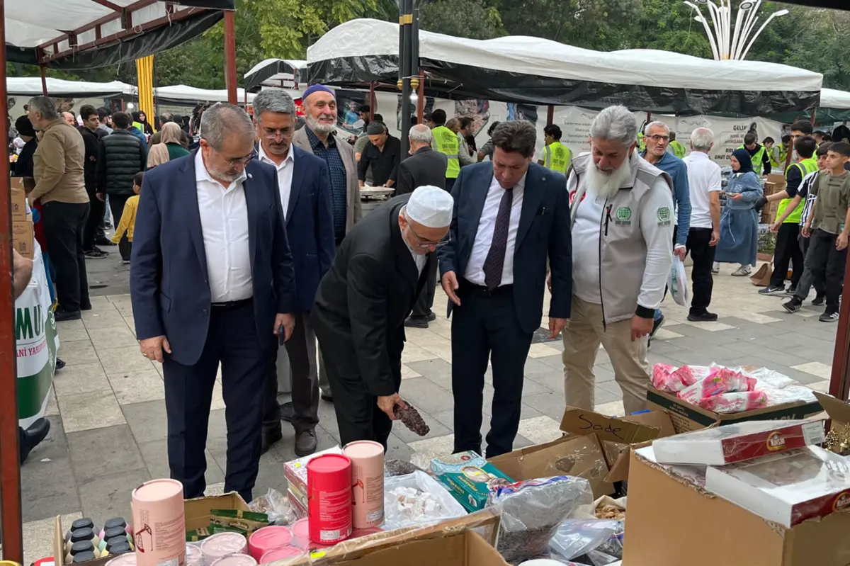 Diyanet-Sen yöneticilerinden Umut Kervanı kermesine ziyaret galeri görseli 1
