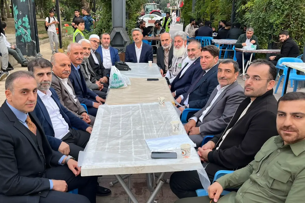 Diyanet-Sen yöneticilerinden Umut Kervanı kermesine ziyaret galeri görseli 3