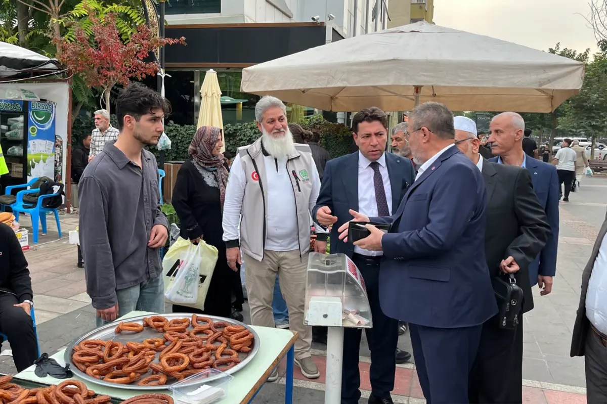 Diyanet-Sen yöneticilerinden Umut Kervanı kermesine ziyaret galeri görseli 2