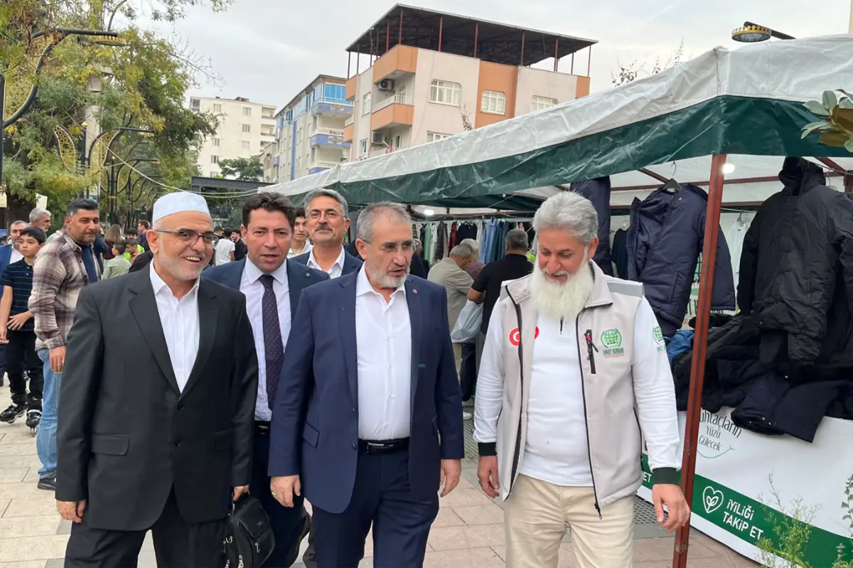 Diyanet-Sen yöneticilerinden Umut Kervanı kermesine ziyaret galeri görseli 4