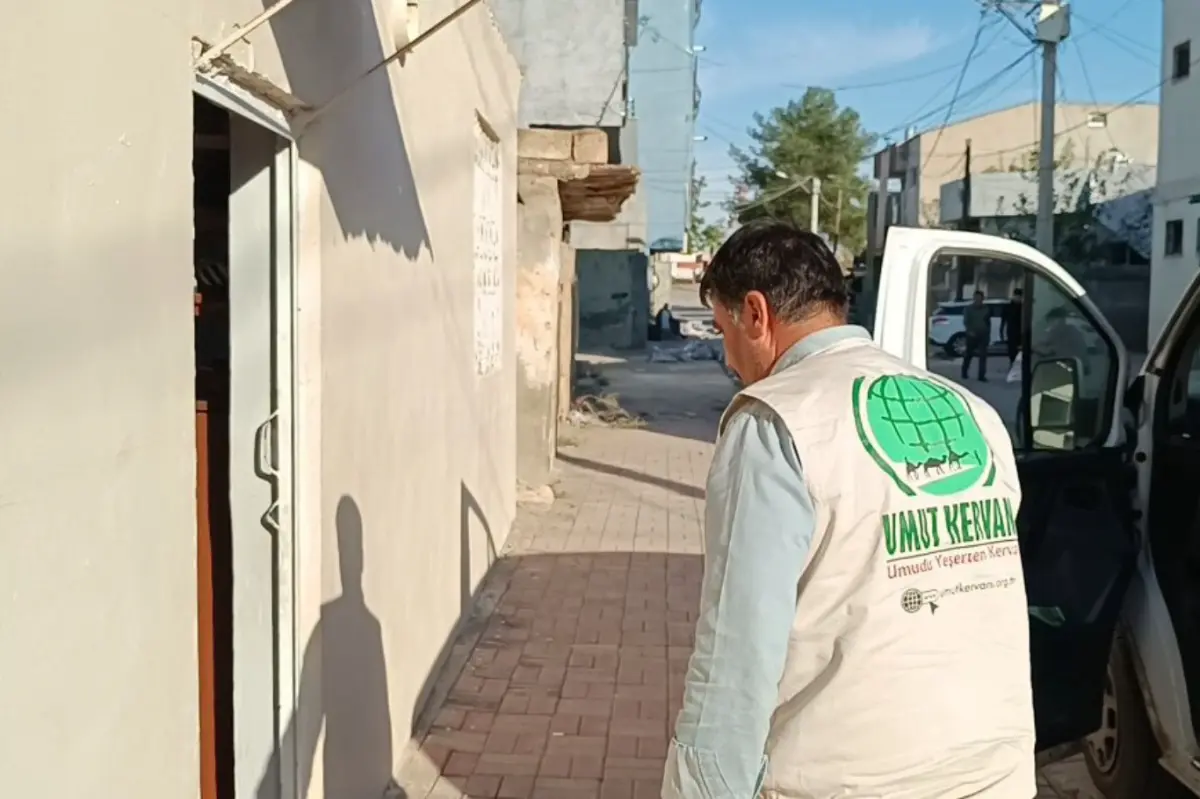 Umut Kervanı'ndan Kızıltepe’de onlarca aileye gıda yardımı galeri görseli 2